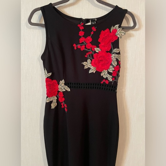 Windsor Black Floral Embroidered Classic Elegant Mermaid Prom Formal Dress Small - Picture 2 of 8